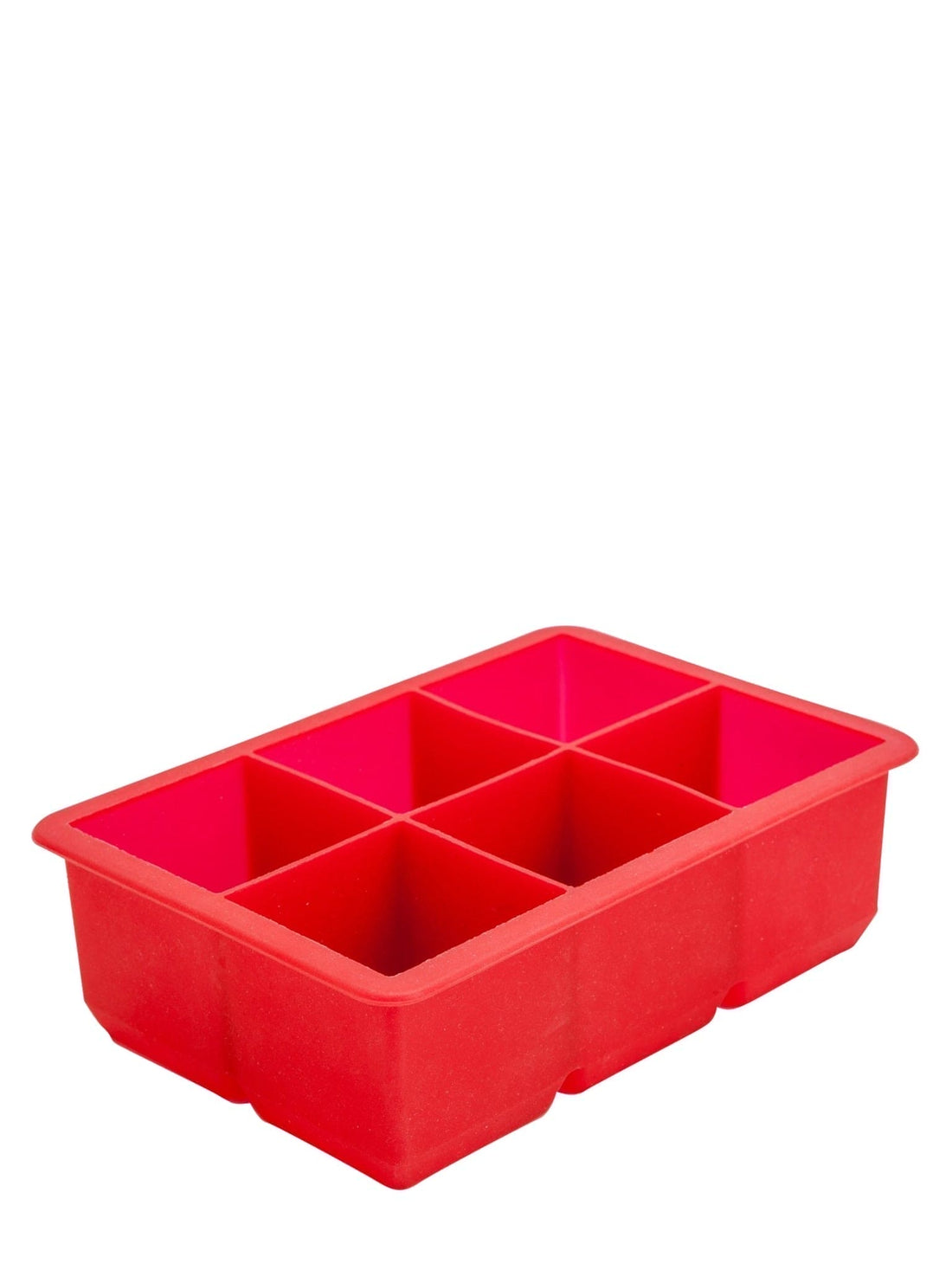 Store isterninger i XL isterningebakke til cocktails